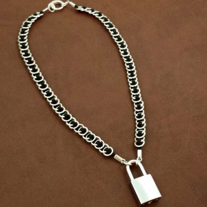 Velvet Chains - Black - Bracelets to Collar with Silver Lock